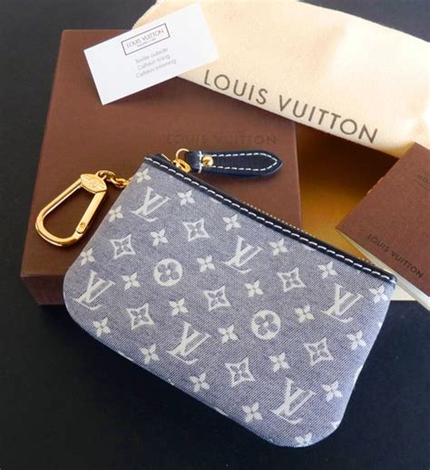 louis vuitton sleutelhanger portemonnee|louis vuitton gold card holder.